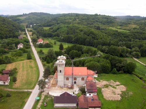 Slike crkve u Šurkovcu iz helikoptera