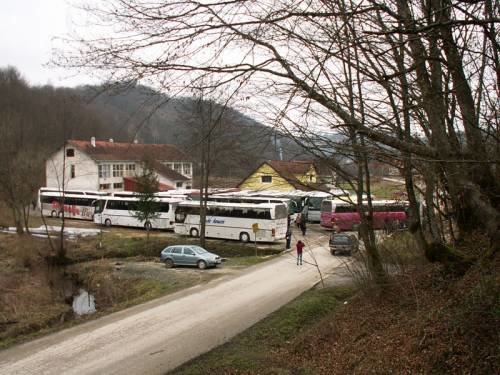 Šurkovac 20.03.2011. Hodočasnici iz Zagreba, Splita, Kaštela, Mostara, Sinja, Osijeka, Županje