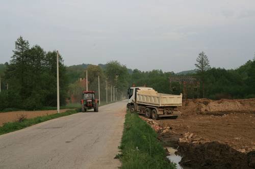 ZEMLJANI RADOVI U TIJEKU NA IGRALIŠTU U ŠURKOVCU