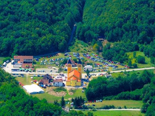 POSVETA CRKVE PRESVETOG SRCA ISUSOVA U ŠURKOVCU 11.08.2012.