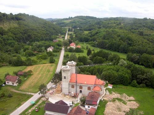 Slike crkve u Šurkovcu iz helikoptera